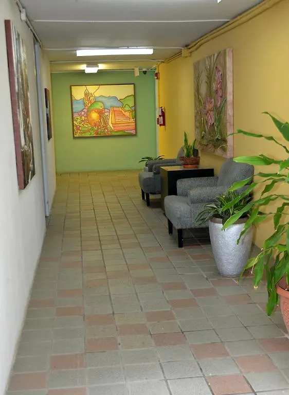 招待所 Hostal Universitario 圣赫尔曼