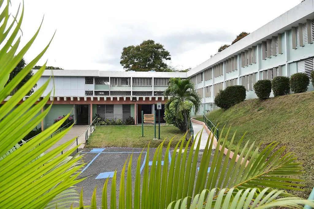 Hostal Universitario 圣赫尔曼