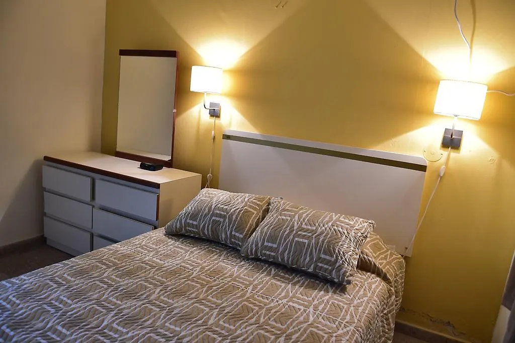 Hostal Universitario 圣赫尔曼